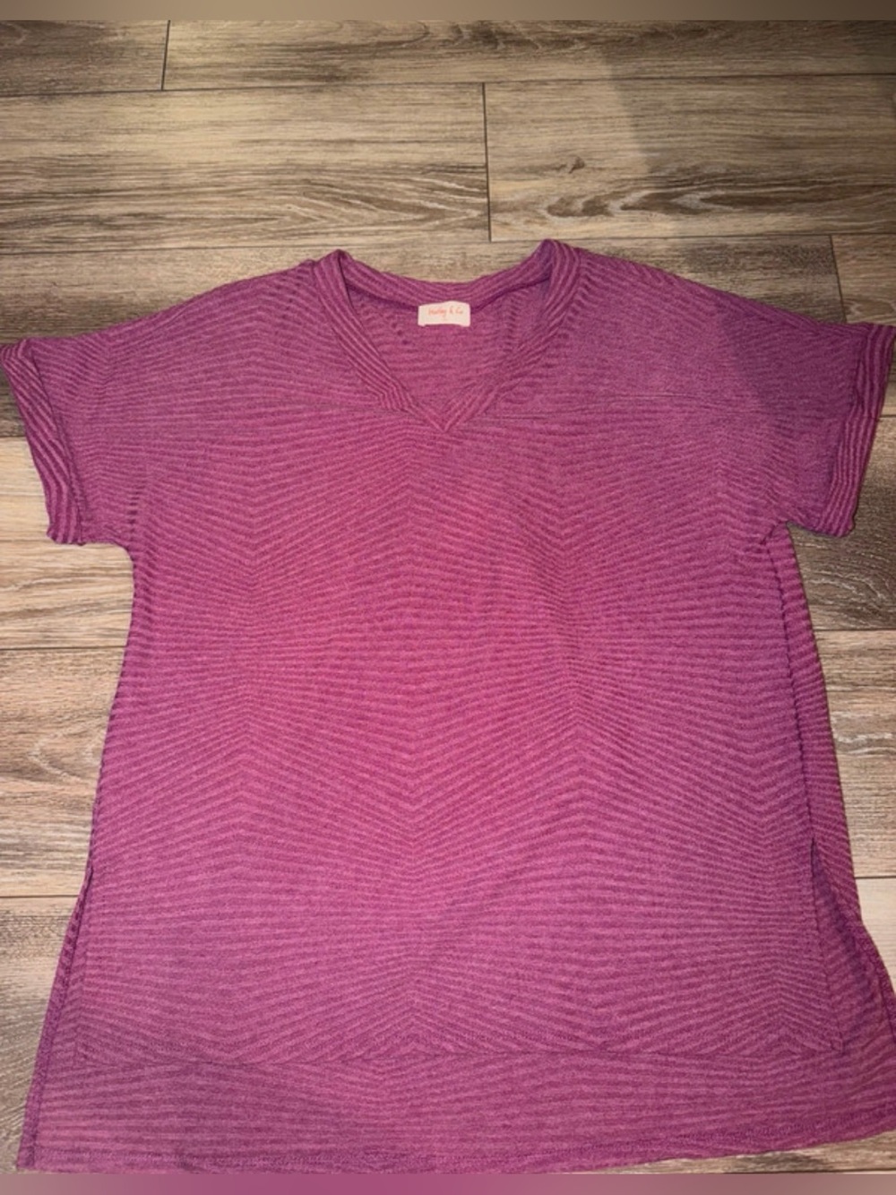 Hailey & Co Berry Purple Textured V Neck Top Size Small